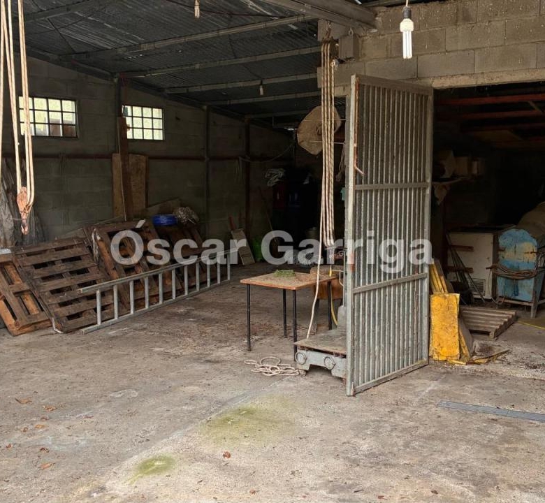 ¡OPORTUNIDAD INMOBILIARIA EN PLENA NATURALEZA!  SE VENDEN NAVES INDUSTRIALES CON FINCA COLINDANTE