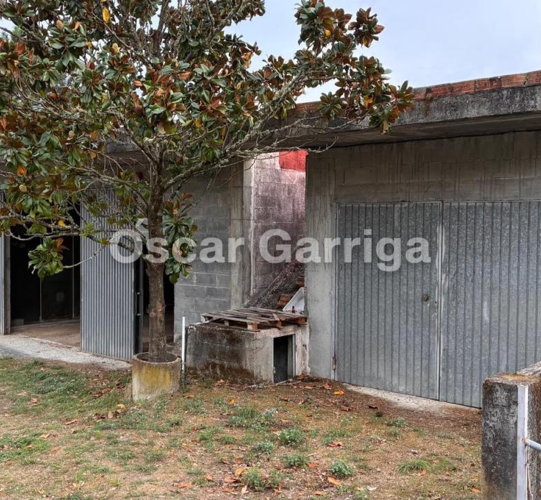 ¡OPORTUNIDAD INMOBILIARIA EN PLENA NATURALEZA!  SE VENDEN NAVES INDUSTRIALES CON FINCA COLINDANTE