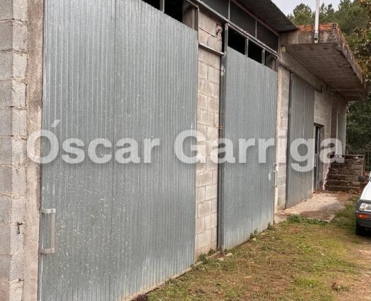 ¡OPORTUNIDAD INMOBILIARIA EN PLENA NATURALEZA!  SE VENDEN NAVES INDUSTRIALES CON FINCA COLINDANTE