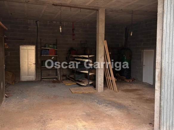¡OPORTUNIDAD INMOBILIARIA EN PLENA NATURALEZA!  SE VENDEN NAVES INDUSTRIALES CON FINCA COLINDANTE