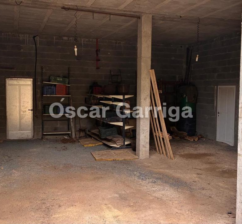 ¡OPORTUNIDAD INMOBILIARIA EN PLENA NATURALEZA!  SE VENDEN NAVES INDUSTRIALES CON FINCA COLINDANTE