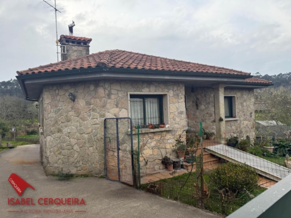 AMPLIA CASA CON GRAN FINCA EN TORROÑA – OIA | NATURALEZA, ESPACIO Y TRANQUILIDAD