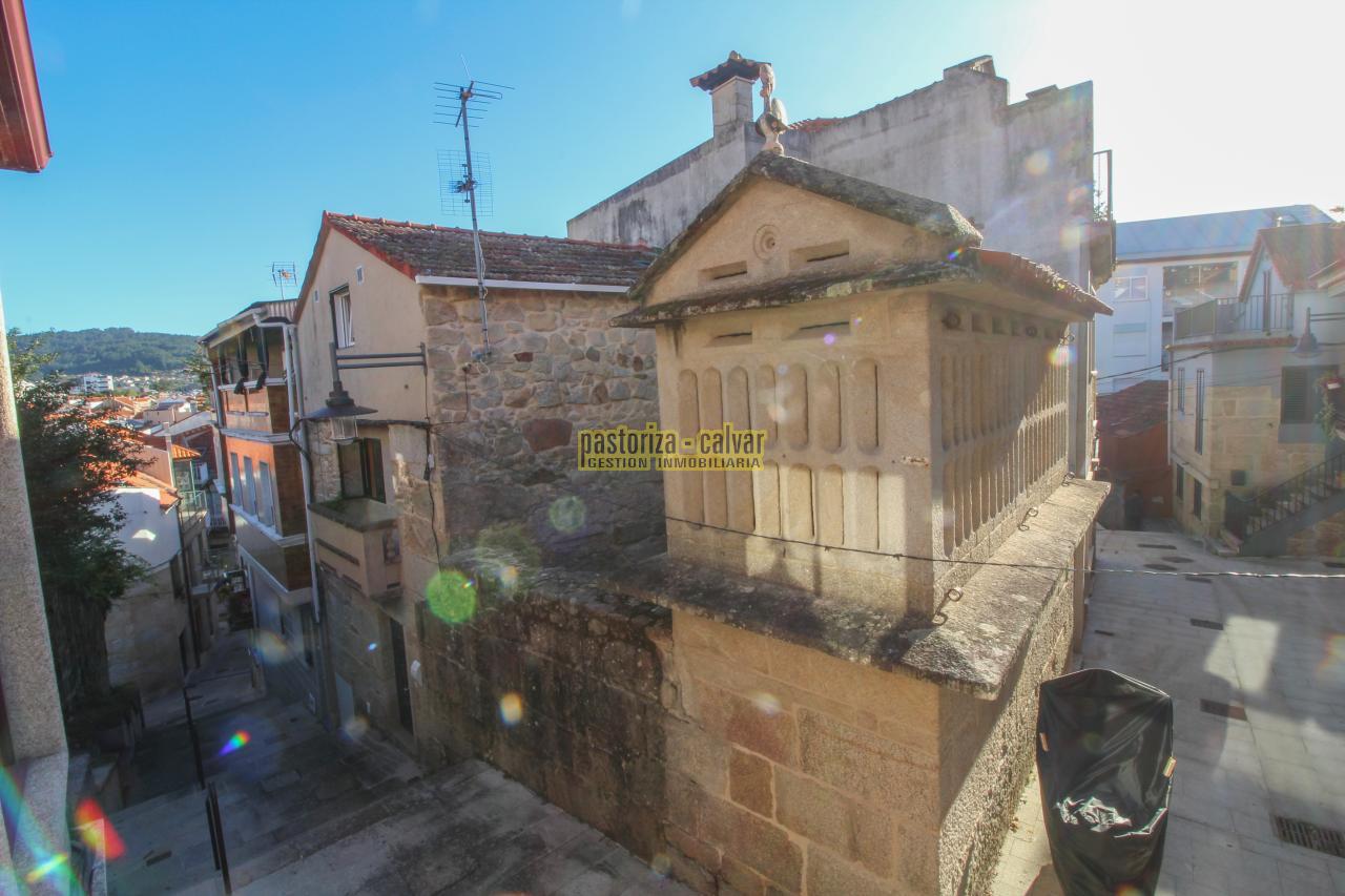 179249656462900046240_179249349794 CASA DE PIEDRA DE UNA HABITACION EN EL CASCO ANTIGUO DE CANGAS
