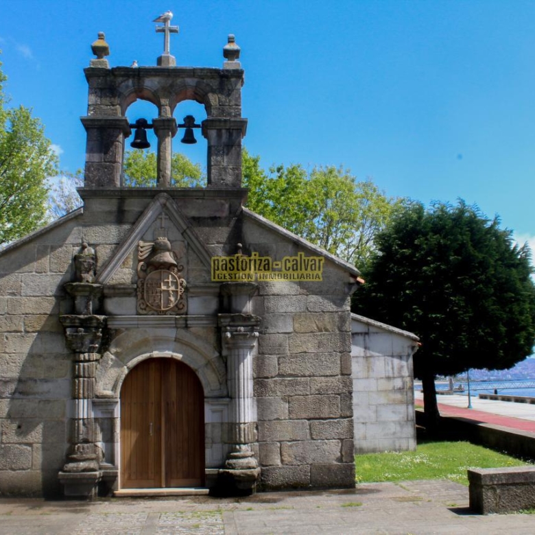CASA DE PIEDRA DE UNA HABITACION EN EL CASCO ANTIGUO DE CANGAS