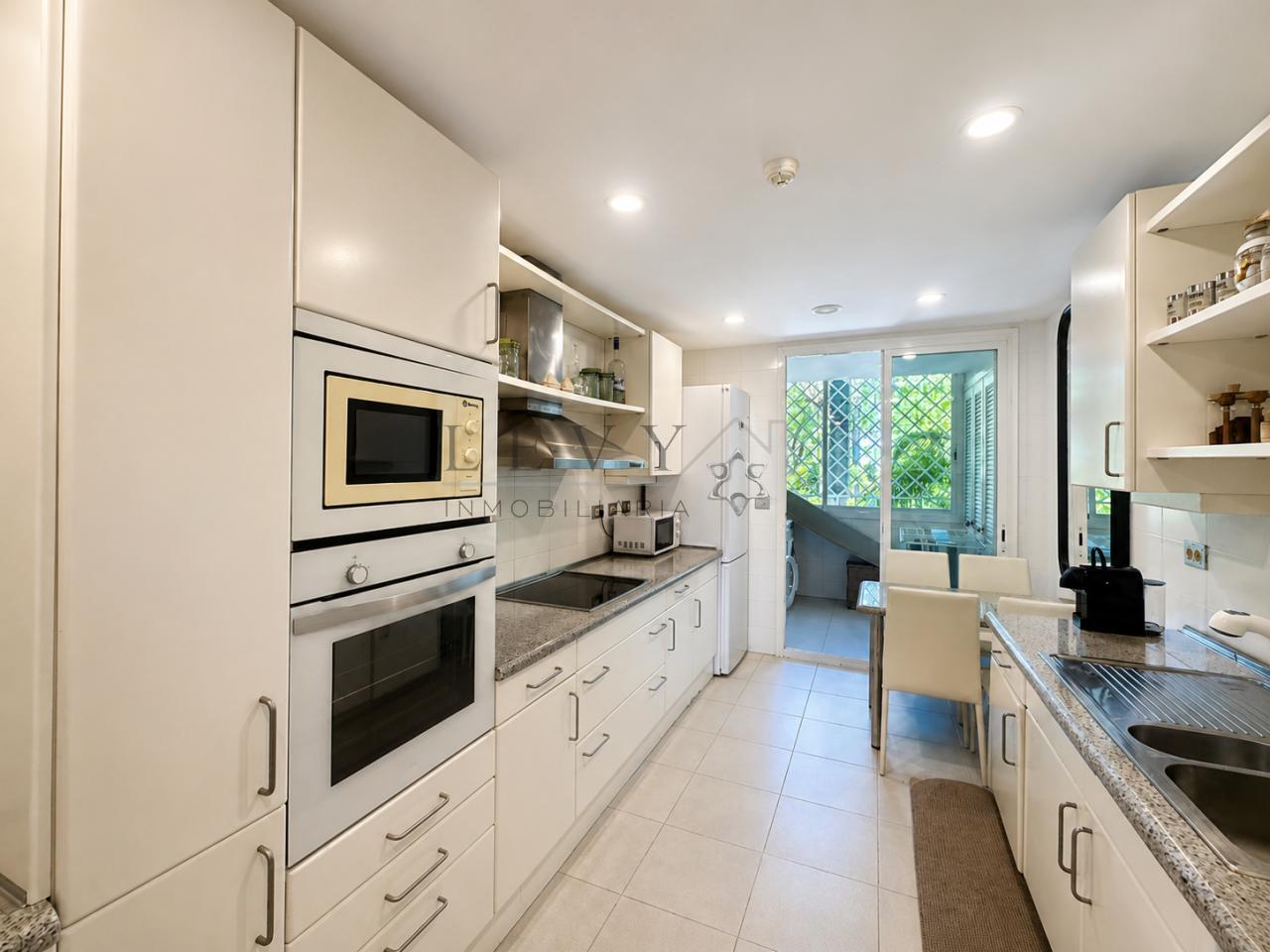 179249803677100174111_179249778198 Apartamento en Puerto Banús – Marbella