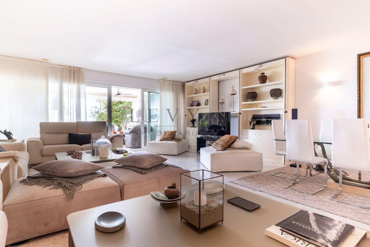 179249804707900174111_179249776155 Apartamento en Puerto Banús – Marbella