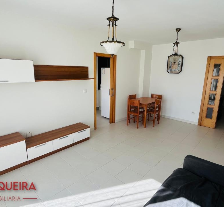 APARTAMENTO DE 3 DORMITORIOS EN EL CENTRO DE O ROSAL | GARAJE, TRASTERO Y ASCENSOR