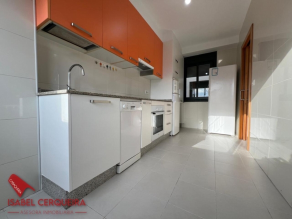 APARTAMENTO DE 3 DORMITORIOS EN EL CENTRO DE O ROSAL | GARAJE, TRASTERO Y ASCENSOR