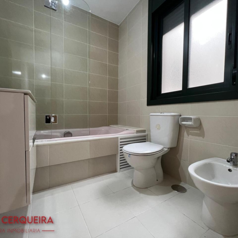 APARTAMENTO DE 3 DORMITORIOS EN EL CENTRO DE O ROSAL | GARAJE, TRASTERO Y ASCENSOR