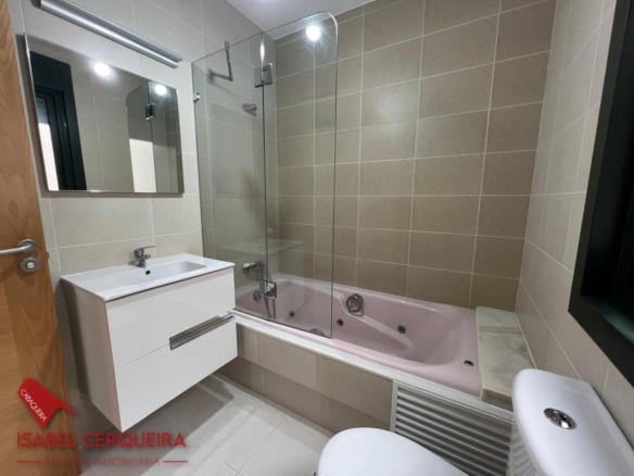 APARTAMENTO DE 3 DORMITORIOS EN EL CENTRO DE O ROSAL | GARAJE, TRASTERO Y ASCENSOR