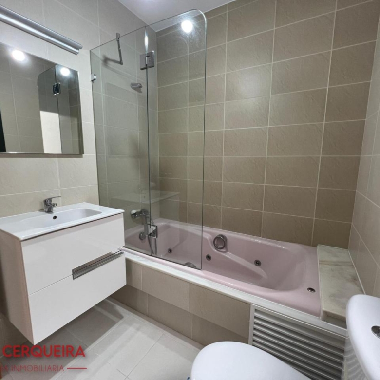 APARTAMENTO DE 3 DORMITORIOS EN EL CENTRO DE O ROSAL | GARAJE, TRASTERO Y ASCENSOR