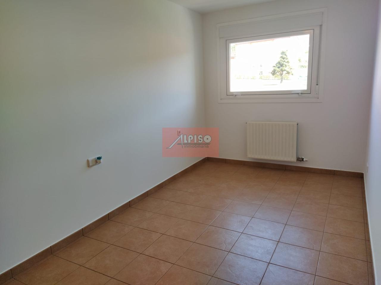 179250961585800172693_178592324203 Piso en Ourense