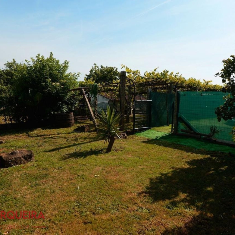 ¡VIVE, EMPRENDE O INVIERTE! CASA DE PIEDRA CON PISCINA Y AMPLIA FINCA EN TOMIÑO
