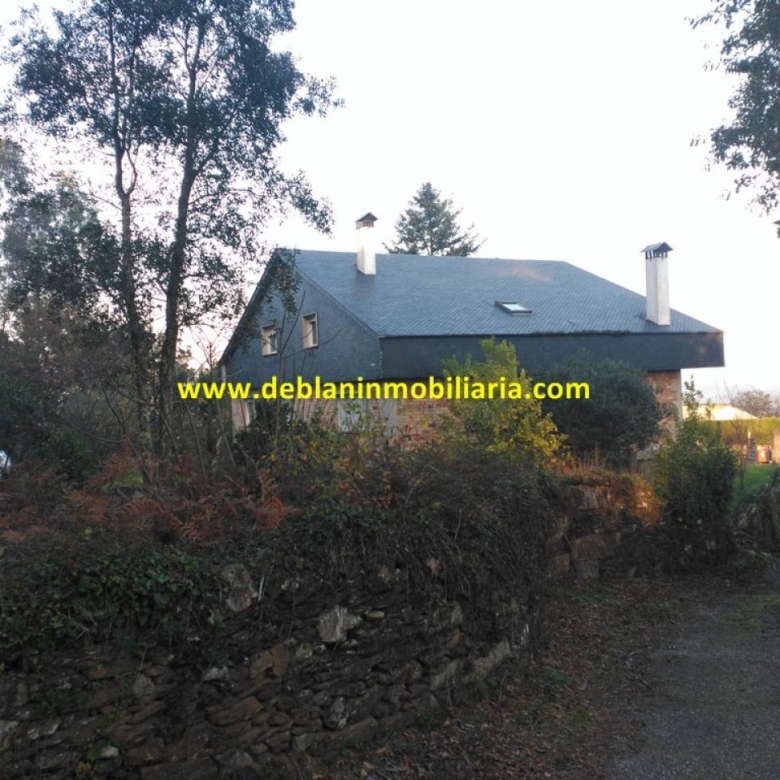 VIVIENDA UNIFAMILIAR DE 544 M2, CON PARCELA 2.076 M2