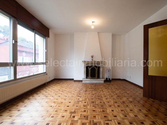 PISO CON CHIMENEA