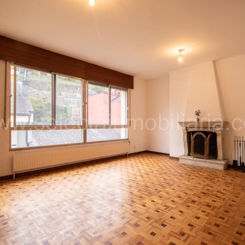 PISO CON CHIMENEA