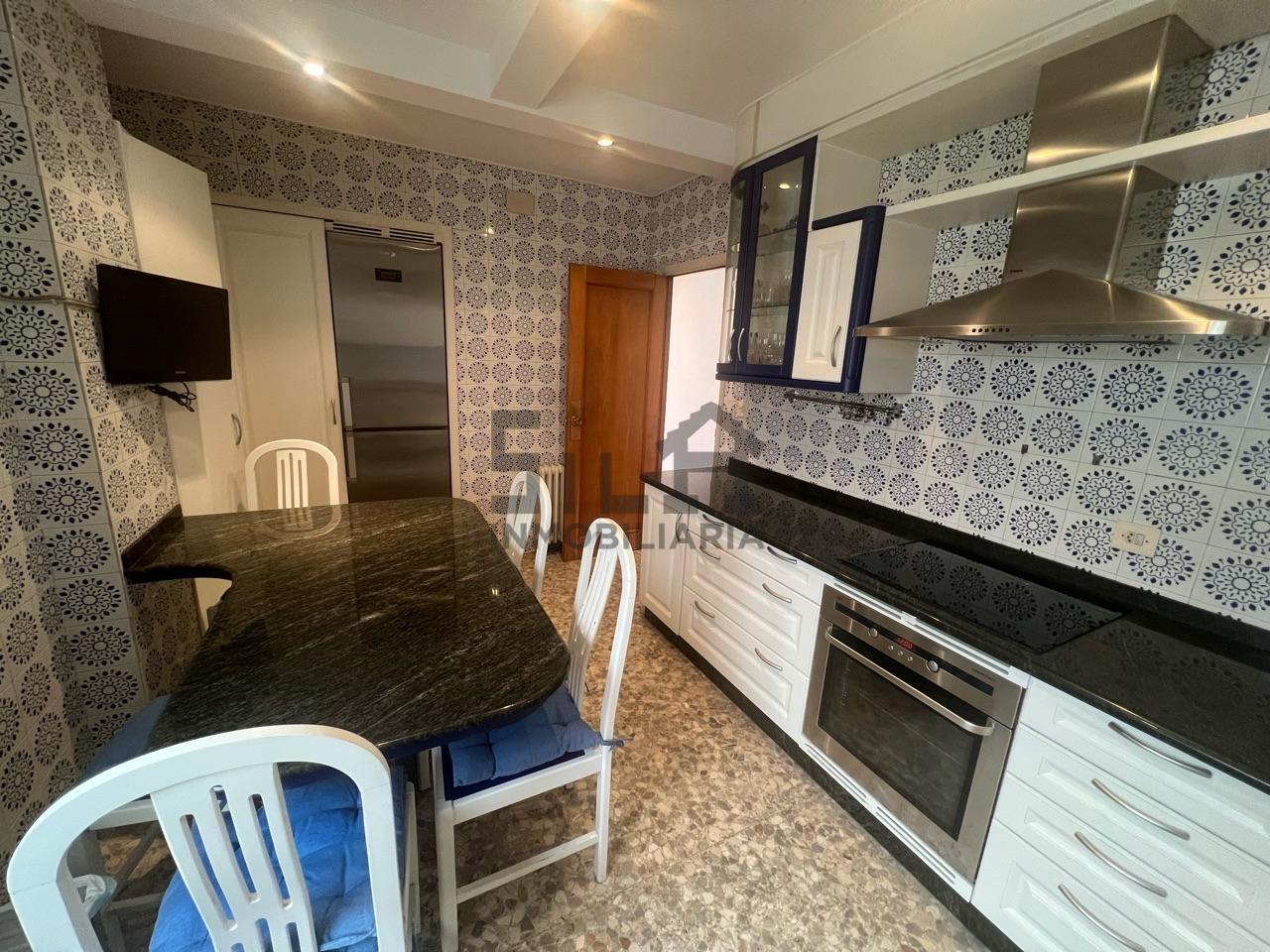 179268605553400173934_179139561584 ALQUILER PISO ZONA CENTRO