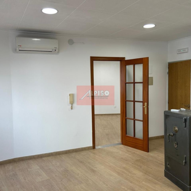 Alquiler oficina Paz Novoa
