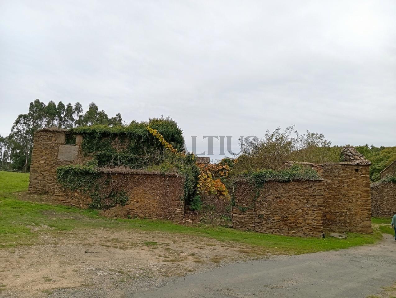 179274983865500011323_179274854147 Parcela de 12.196 m² con zona edificable en O Pino