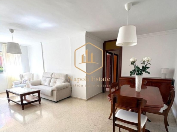 ALQUILER DE VIVIENDA DE 3 DORMITORIOS CON GARAJE INCLUIDO EN EL CENTRO DE MÁLAGA – PERCHEL SUR