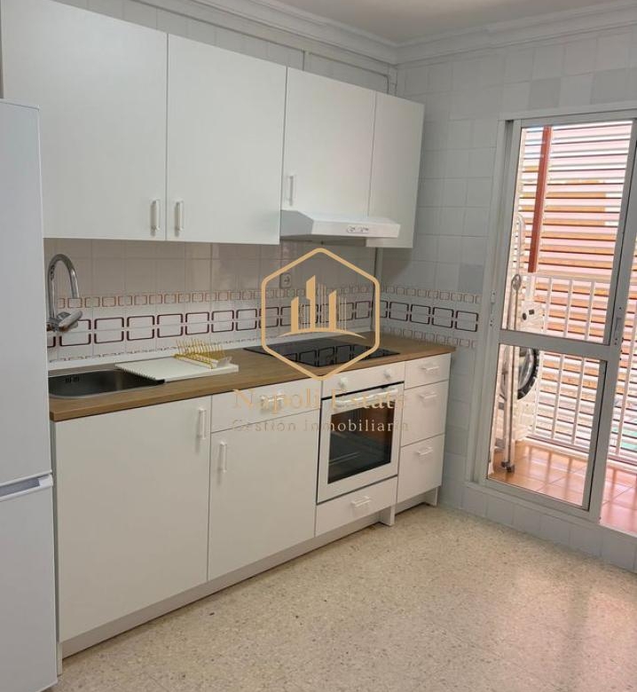 ALQUILER DE VIVIENDA DE 3 DORMITORIOS CON GARAJE INCLUIDO EN EL CENTRO DE MÁLAGA – PERCHEL SUR