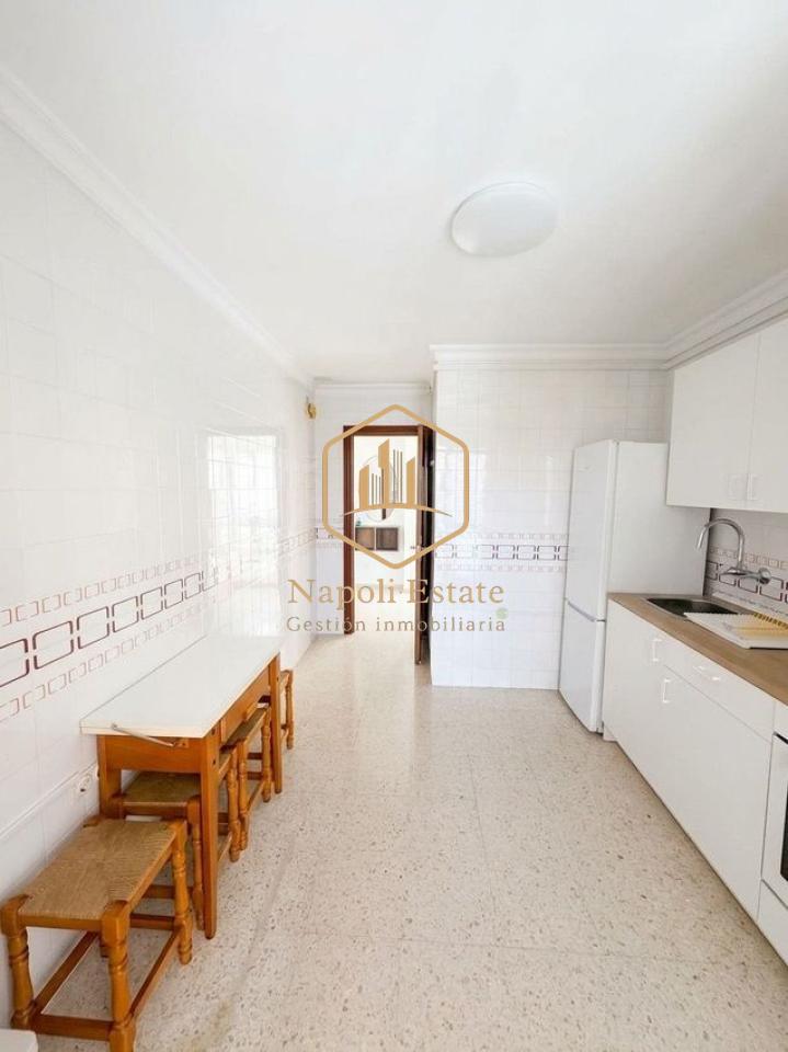 179275415426600174202_179275394949 ALQUILER DE VIVIENDA DE 3 DORMITORIOS CON GARAJE INCLUIDO EN EL CENTRO DE MÁLAGA – PERCHEL SUR