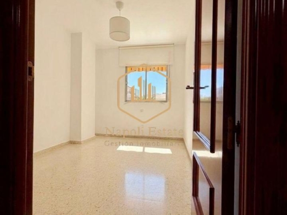 ALQUILER DE VIVIENDA DE 3 DORMITORIOS CON GARAJE INCLUIDO EN EL CENTRO DE MÁLAGA – PERCHEL SUR