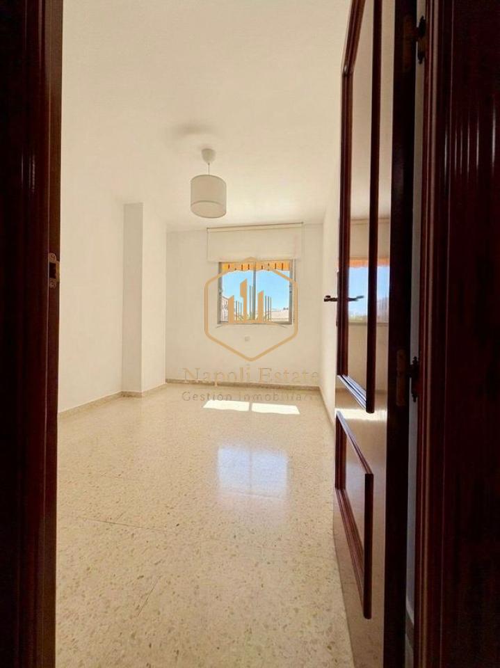 179275415604800174202_179275395063 ALQUILER DE VIVIENDA DE 3 DORMITORIOS CON GARAJE INCLUIDO EN EL CENTRO DE MÁLAGA – PERCHEL SUR
