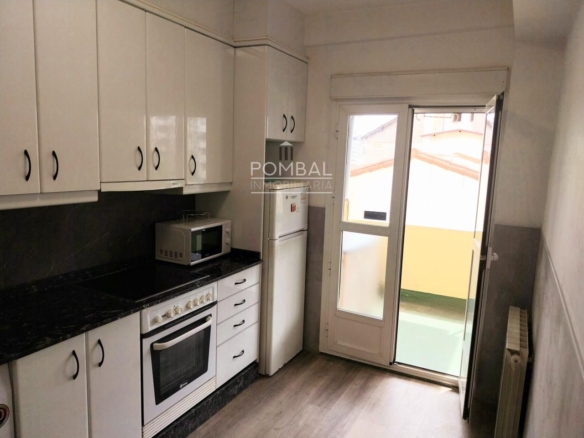 ALUILER PISO CON TERRAZA GRANDE, ZONA COUTO, OURENSE