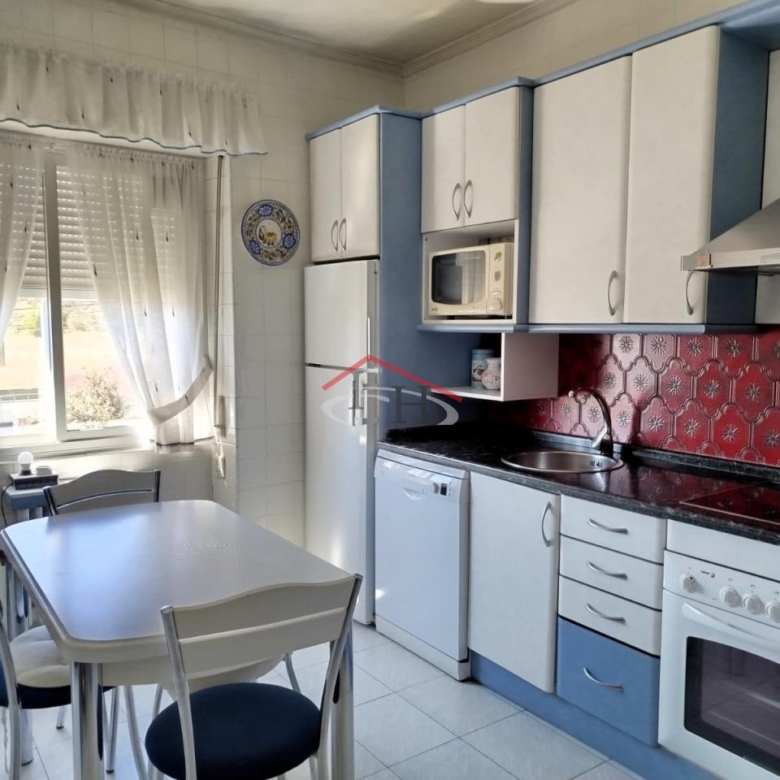 CASA CON PISCINA Y NAVES INDUSTRIALES EN SAN ANDRÉS DEL RABANEDO