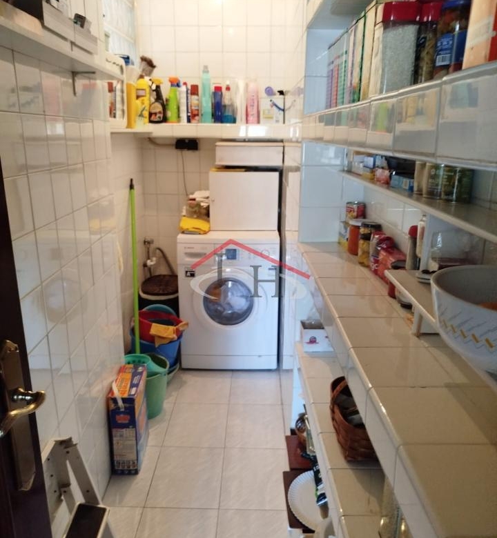 CASA CON PISCINA Y NAVES INDUSTRIALES EN SAN ANDRÉS DEL RABANEDO