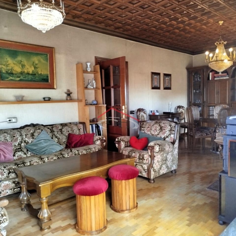 CASA CON PISCINA Y NAVES INDUSTRIALES EN SAN ANDRÉS DEL RABANEDO