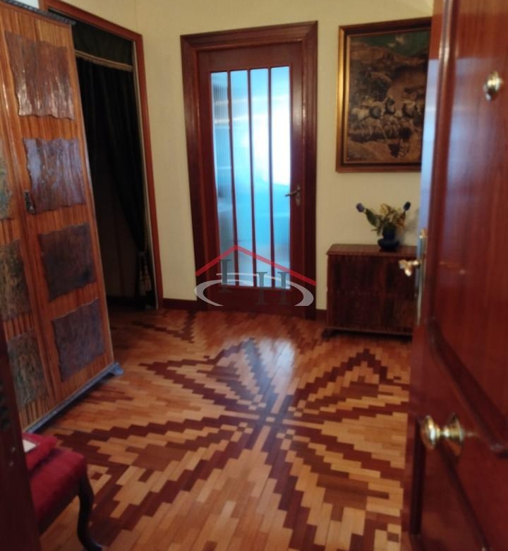 CASA CON PISCINA Y NAVES INDUSTRIALES EN SAN ANDRÉS DEL RABANEDO