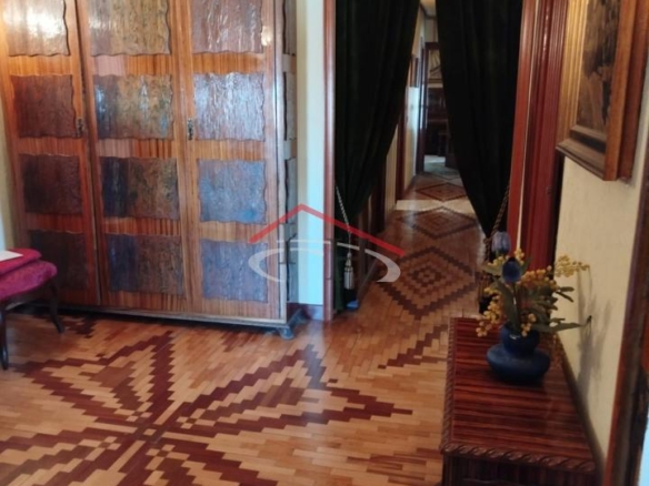 CASA CON PISCINA Y NAVES INDUSTRIALES EN SAN ANDRÉS DEL RABANEDO