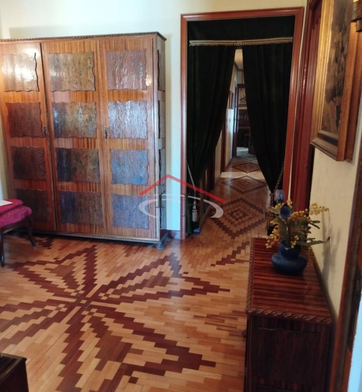 CASA CON PISCINA Y NAVES INDUSTRIALES EN SAN ANDRÉS DEL RABANEDO