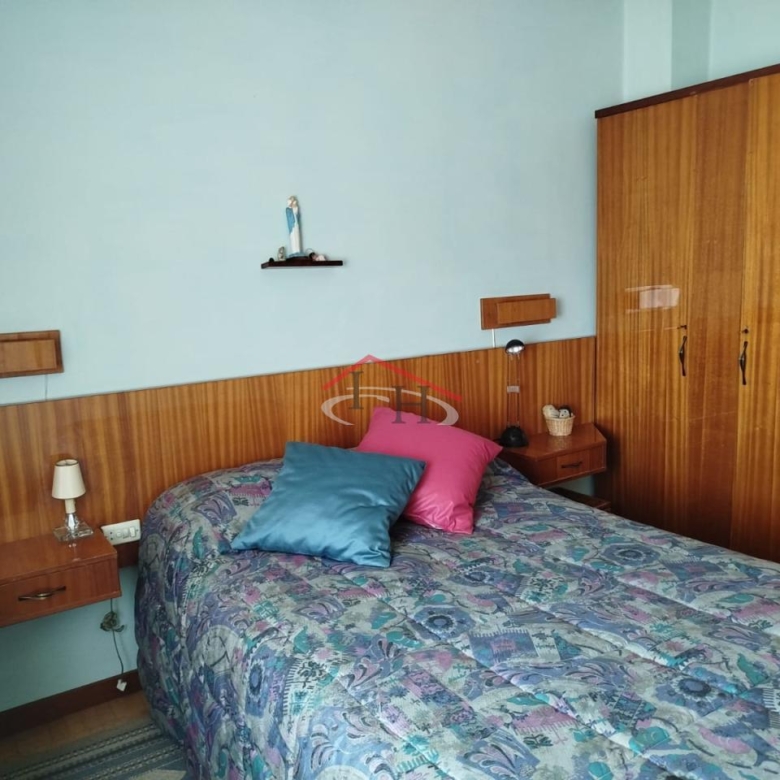 CASA CON PISCINA Y NAVES INDUSTRIALES EN SAN ANDRÉS DEL RABANEDO
