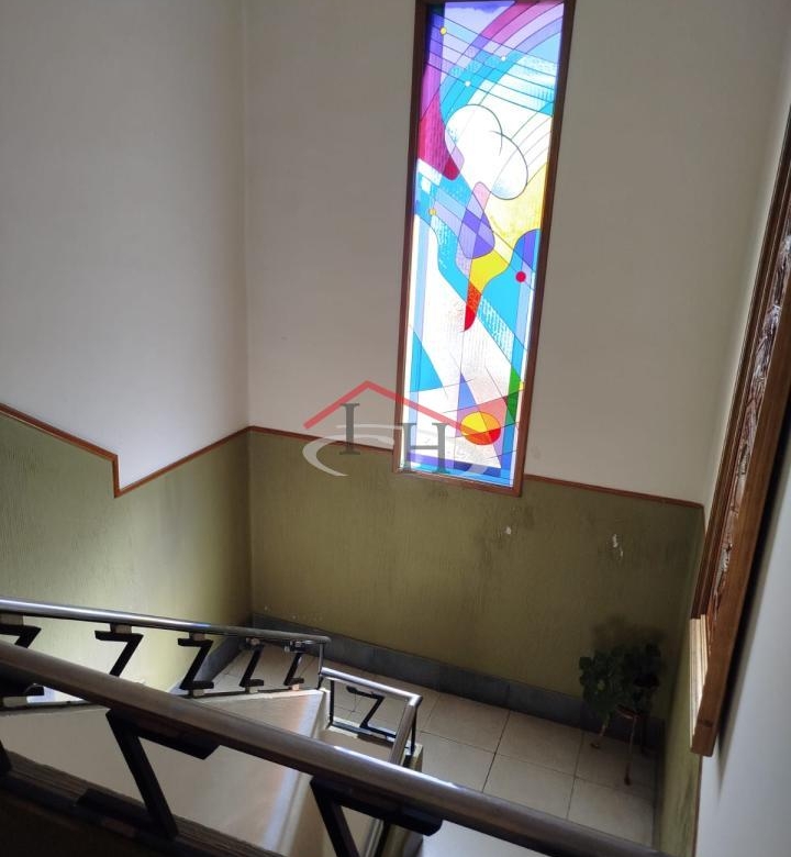 CASA CON PISCINA Y NAVES INDUSTRIALES EN SAN ANDRÉS DEL RABANEDO