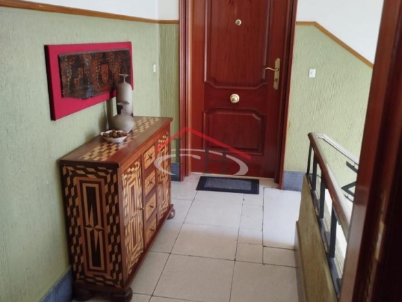 CASA CON PISCINA Y NAVES INDUSTRIALES EN SAN ANDRÉS DEL RABANEDO