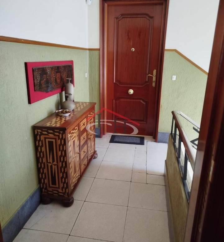 CASA CON PISCINA Y NAVES INDUSTRIALES EN SAN ANDRÉS DEL RABANEDO