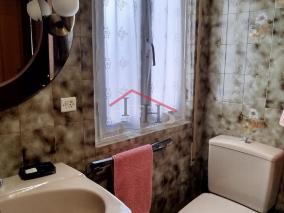 CASA CON PISCINA Y NAVES INDUSTRIALES EN SAN ANDRÉS DEL RABANEDO