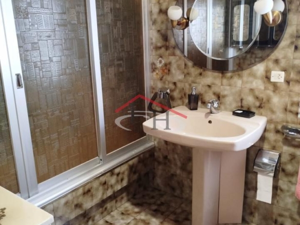 CASA CON PISCINA Y NAVES INDUSTRIALES EN SAN ANDRÉS DEL RABANEDO