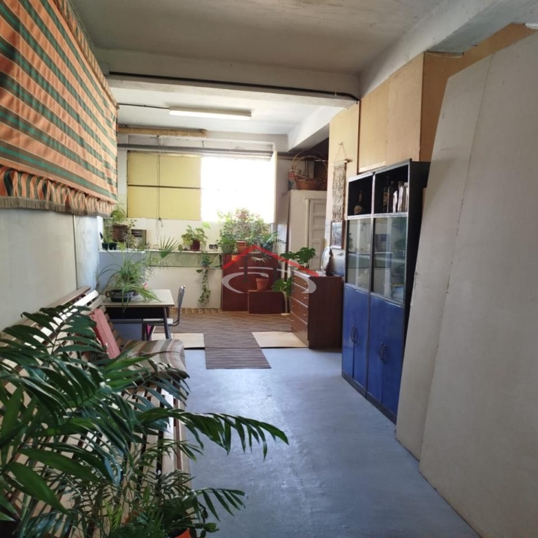 CASA CON PISCINA Y NAVES INDUSTRIALES EN SAN ANDRÉS DEL RABANEDO