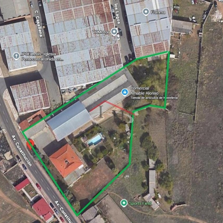 CASA CON PISCINA Y NAVES INDUSTRIALES EN SAN ANDRÉS DEL RABANEDO