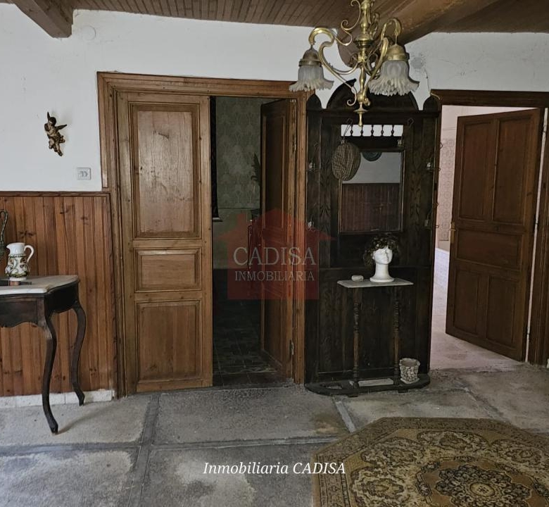 AMPLIA CASA EN HINOJOSA DE DUERO. REF 4134