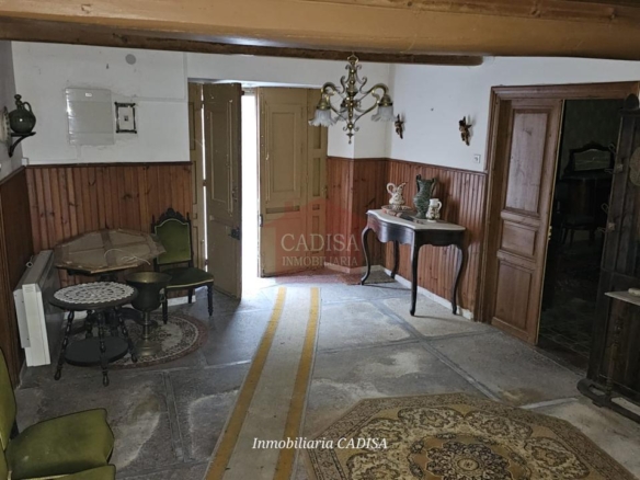 AMPLIA CASA EN HINOJOSA DE DUERO. REF 4134