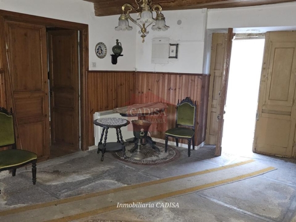 AMPLIA CASA EN HINOJOSA DE DUERO. REF 4134