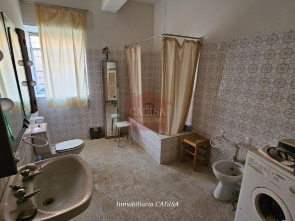 AMPLIA CASA EN HINOJOSA DE DUERO. REF 4134