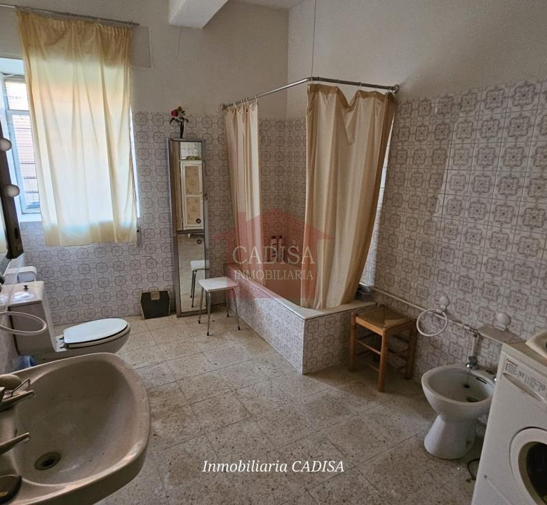 AMPLIA CASA EN HINOJOSA DE DUERO. REF 4134
