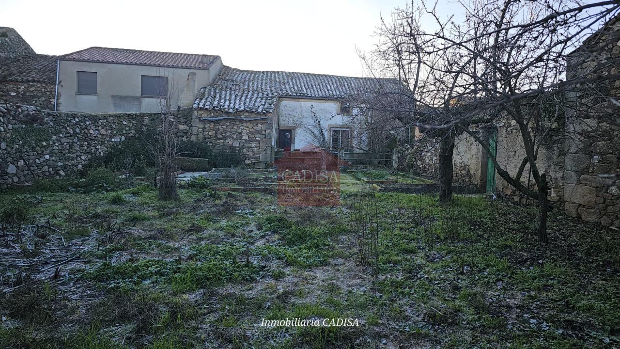 AMPLIA CASA EN HINOJOSA DE DUERO. REF 4134