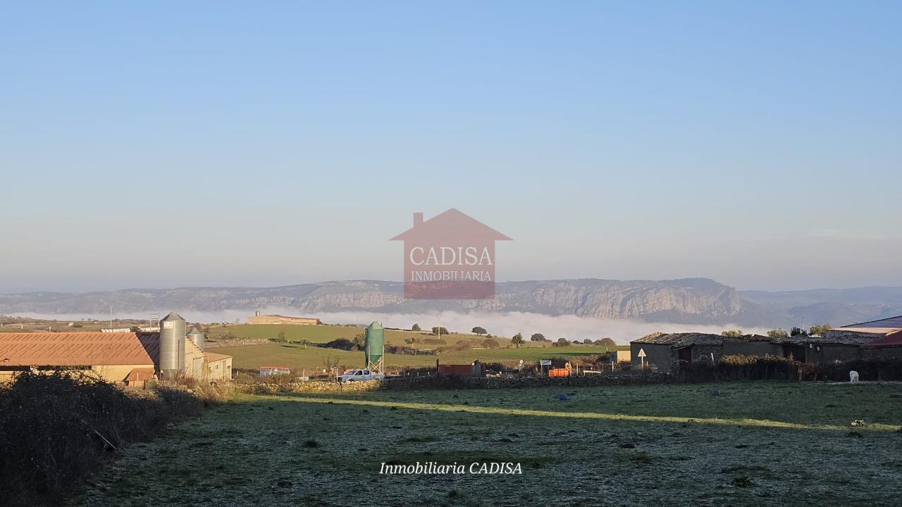 AMPLIA CASA EN HINOJOSA DE DUERO. REF 4134